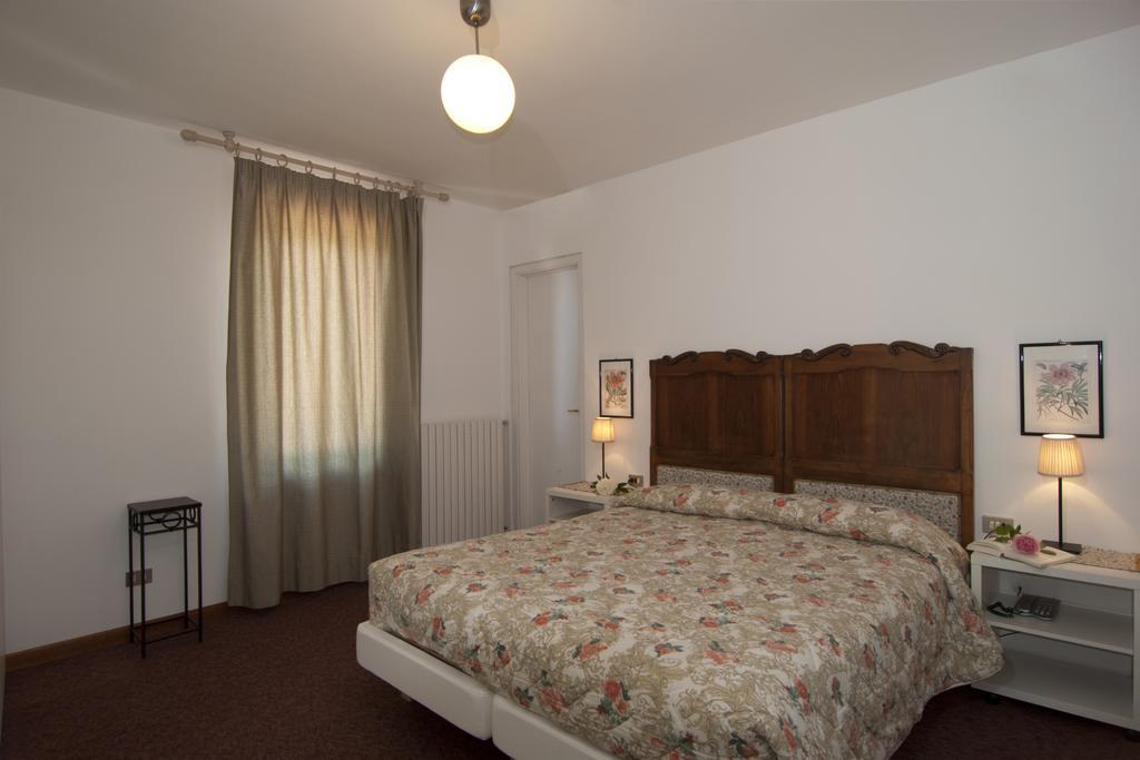 Hotel Mariano Gargnano Room photo